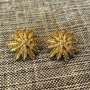 VINTAGE AVON COSTUME CLIP ON EARRINGS